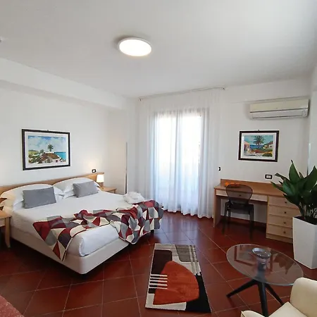 Szálloda Western Martello 4*